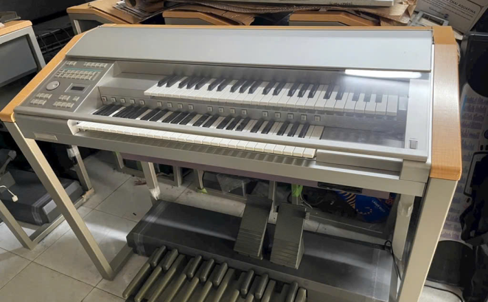 Yamaha Electone STAGEA ELS-01